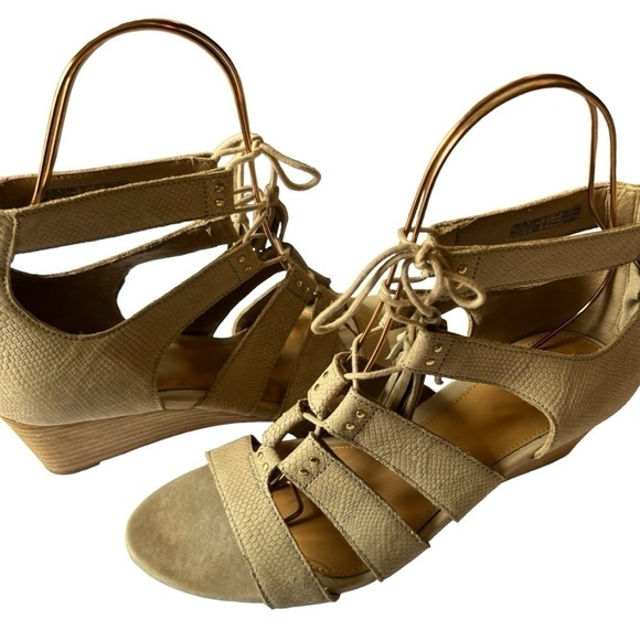 UGG Yasmin Horchata Snake Embossed Leather Tie/Tassel Wedges/Sandals-Women’s 10 - Picture 7 of 13